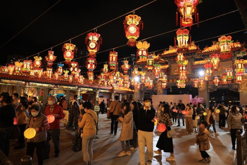 位于黄大仙的啬色园黄大仙祠将在元宵节当晚举办元宵晚会。