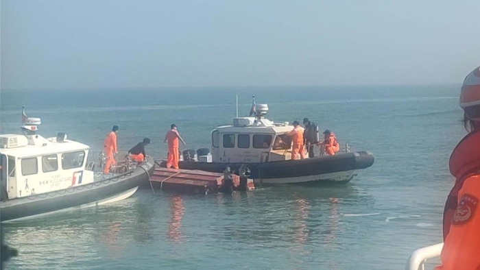 金门海域14日发生大陆渔船翻覆事件，导致4人落海，造成2死。