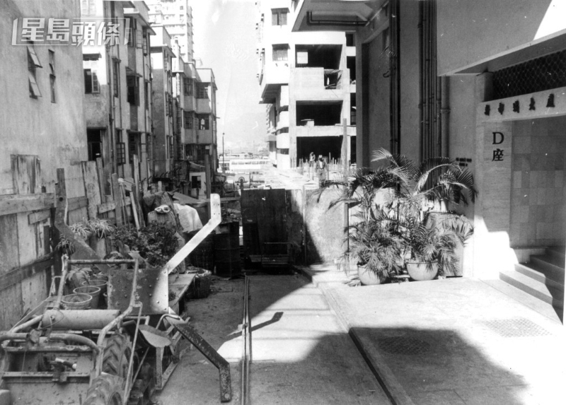 新都城大厦(摄于1973年) 新都城大厦(摄于1973年)