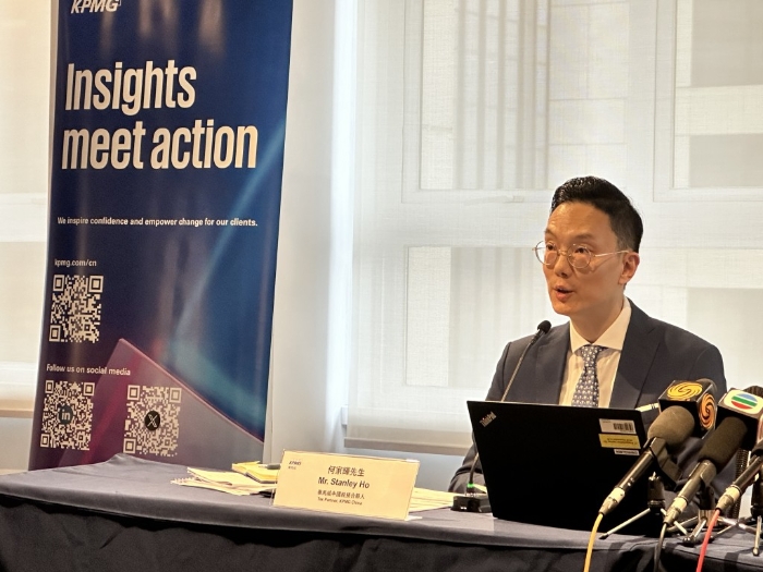 毕马威中国税务合伙人何家辉提出建议，巩固香港作为国际及大湾区金融及研发中心的地位。