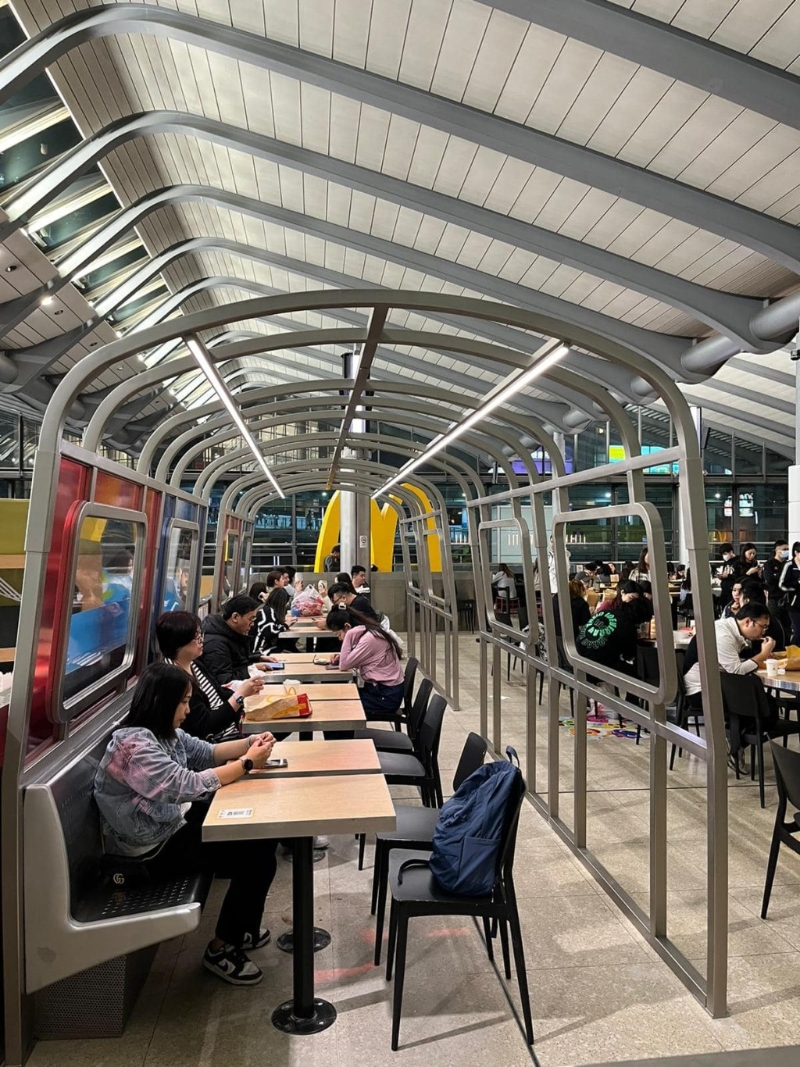 另外新设流线型铁架。 另外新设流线型铁架。