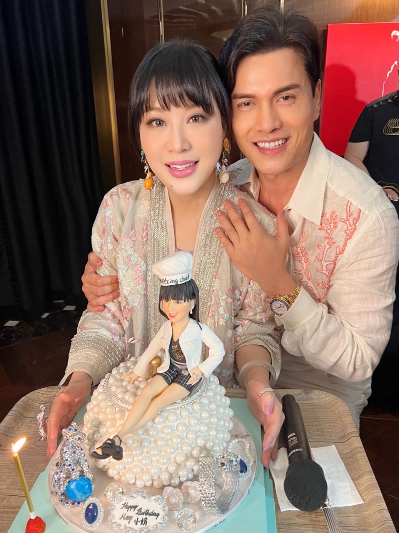 吕良伟与太太杨小娟结婚22年一直非常恩爱。 吕良伟与太太杨小娟结婚22年一直非常恩爱。