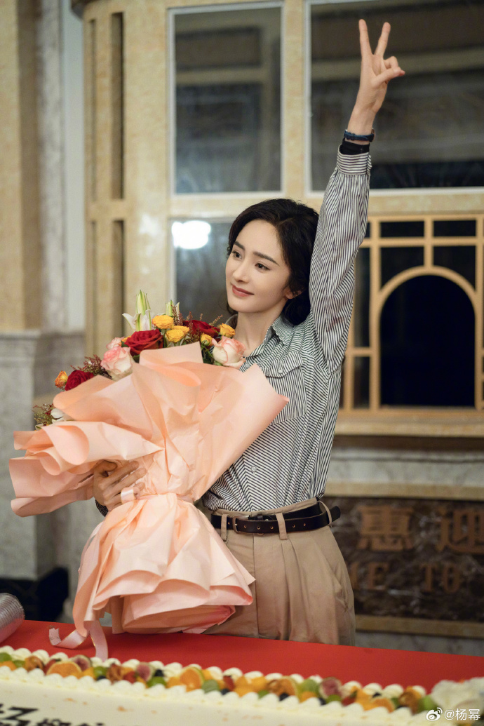 现年37岁的杨幂是内地知名女星。