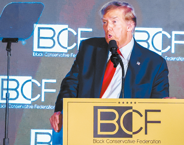 特朗普2月23日在一场晚宴上发表演讲。路透社