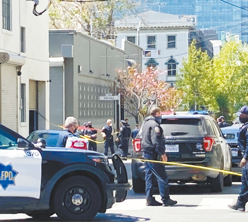 旧金山警察拦截中出现车祸