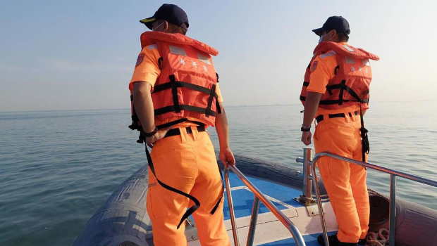 大陆渔船金门海域翻覆5人落海失踪