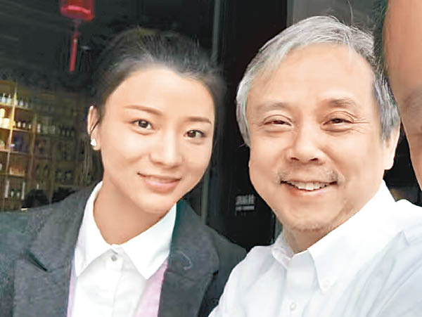 陈嘉上近年再婚娶小30岁妻 陈嘉上近年再婚娶小30岁妻