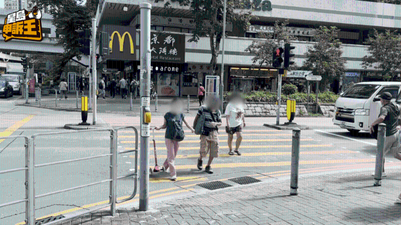 没有遵从交通灯号过马路。 没有遵从交通灯号过马路。