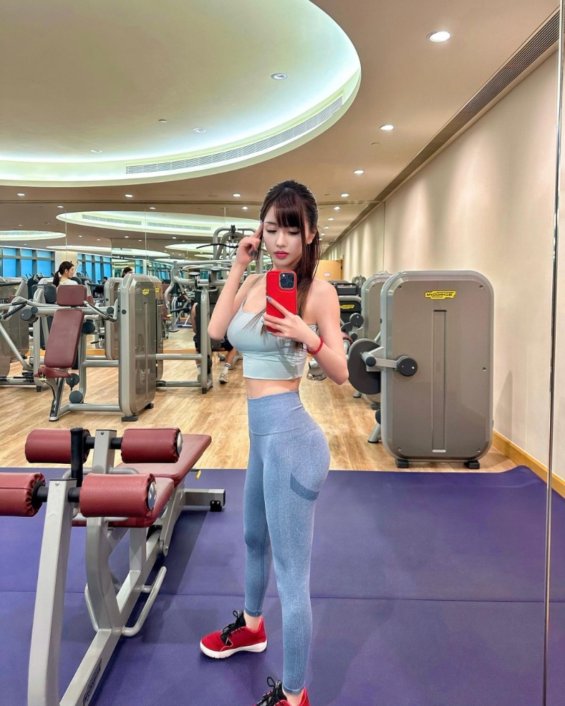 何猷君旧爱32岁生日瘦如纸片人2 何猷君旧爱32岁生日瘦如纸片人2