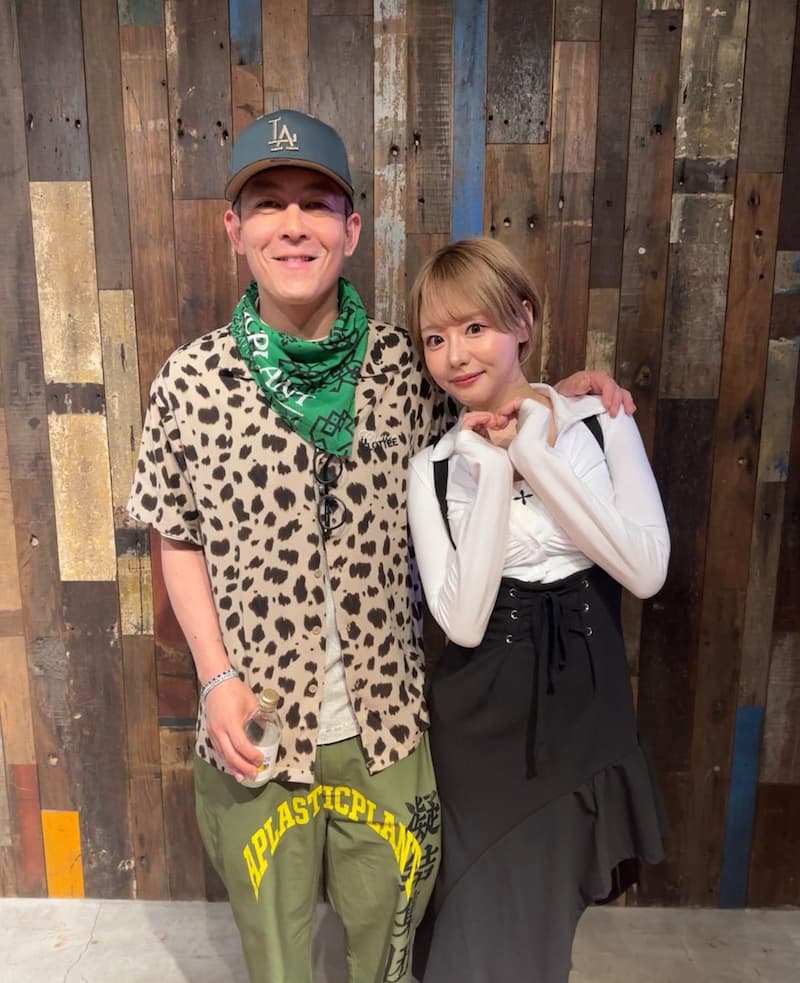 其实陈冠希并非第一次与AV女优合照 其实陈冠希并非第一次与AV女优合照