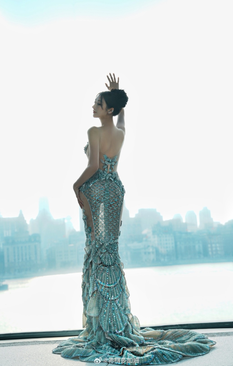 背部可见为真空上阵。 背部可见为真空上阵。