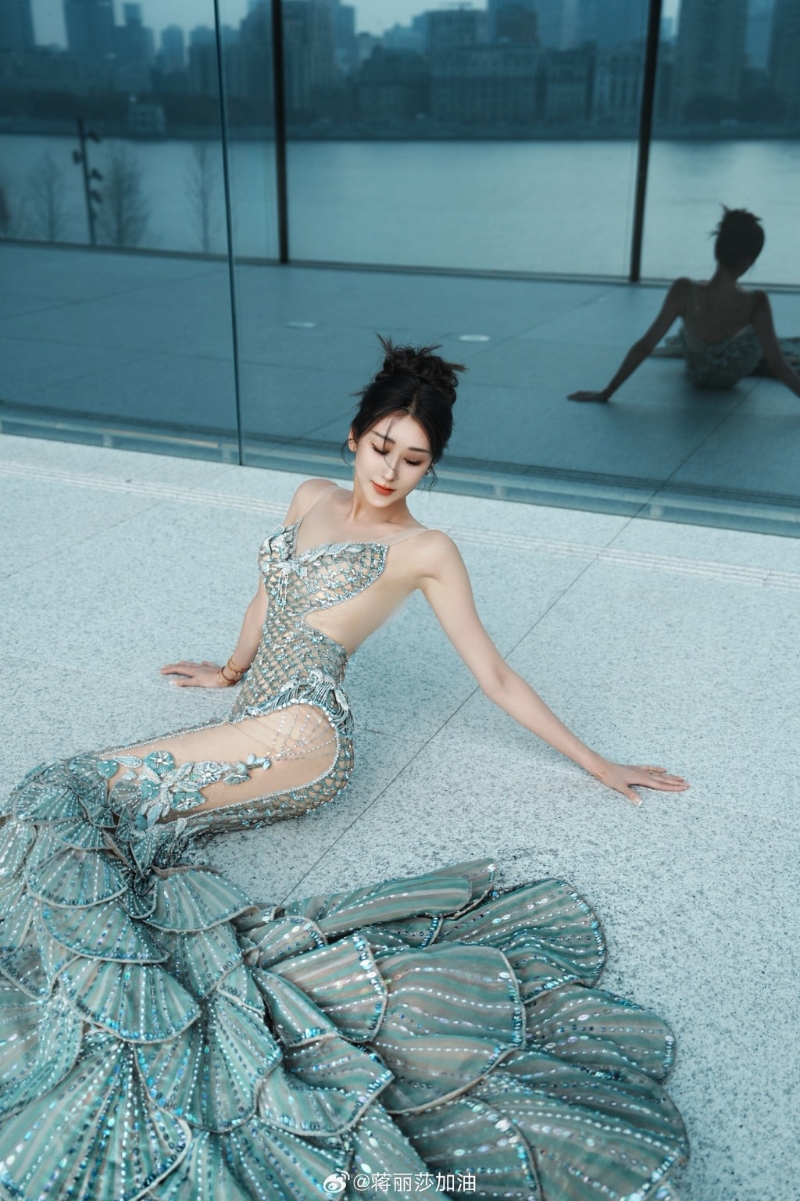 网民都笑指陈浩民如何顶得住! 网民都笑指陈浩民如何顶得住!