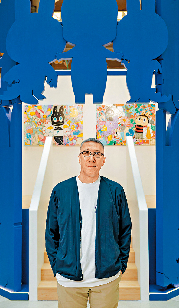 出生于香港、成长在荷兰,现居于比利时的Kasing Lung,是近年人气高企的华裔绘本大师。 出生于香港、成长在荷兰,现居于比利时的Kasing Lung,是近年人气高企的华裔绘本大师。