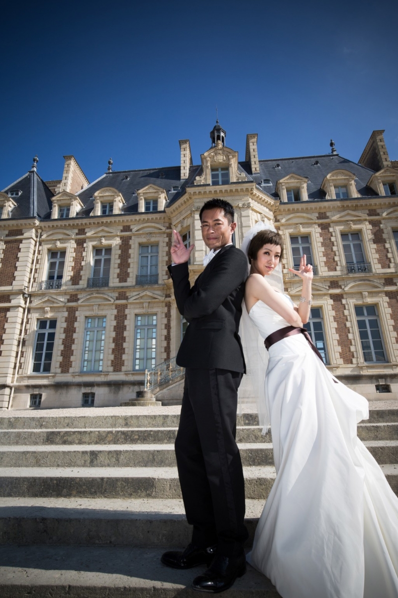 当时有传郭采洁与古天乐在巴黎取景的一个半月内,感情大有进展而传出相恋。 当时有传郭采洁与古天乐在巴黎取景的一个半月内,感情大有进展而传出相恋。