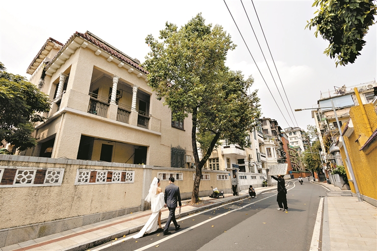 走在东山口附近的街道上,仿佛时光慢了下来。 走在东山口附近的街道上,仿佛时光慢了下来。