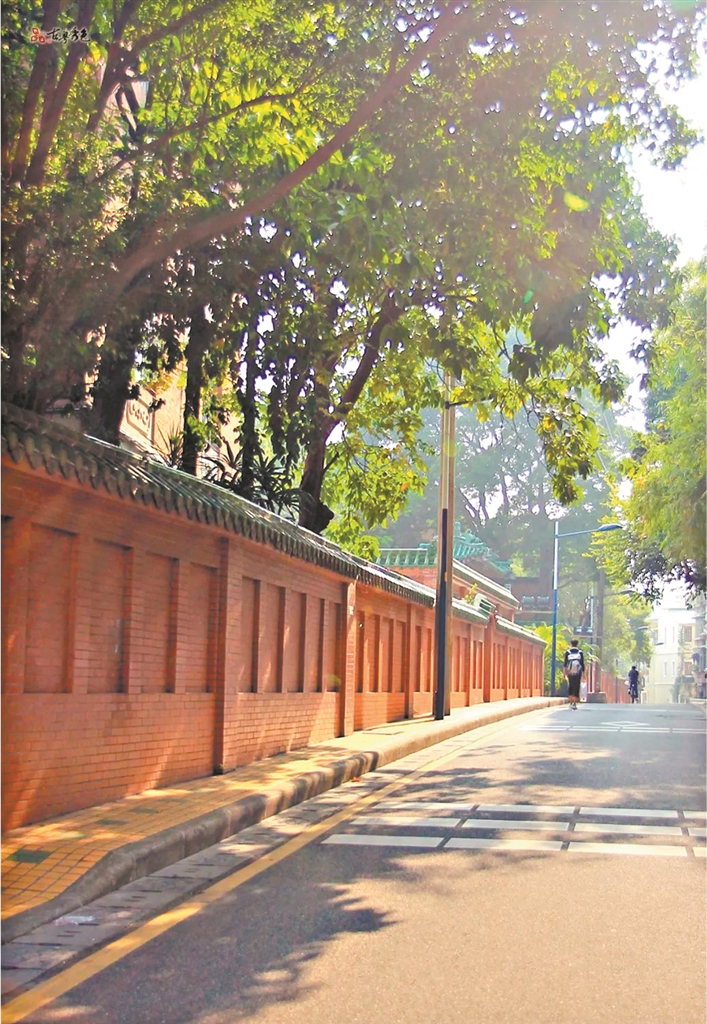 培正路被誉为“广州醉美大斜坡”。 培正路被誉为“广州醉美大斜坡”。