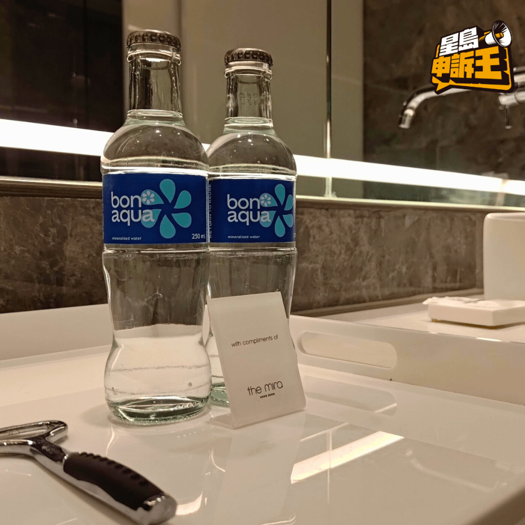 The Mira Hong Kong改用玻璃樽装水 The Mira Hong Kong改用玻璃樽装水