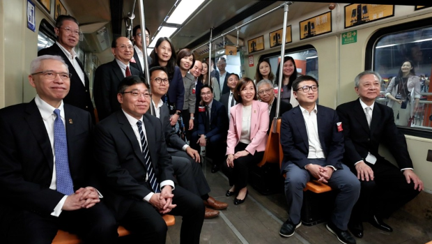 港铁日载500万人次 港铁日载500万人次