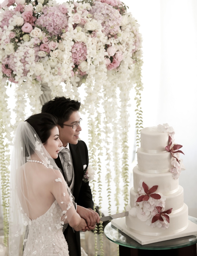 霍启刚与郭晶晶在2012年12月在霍家大宅举行结婚婚礼。