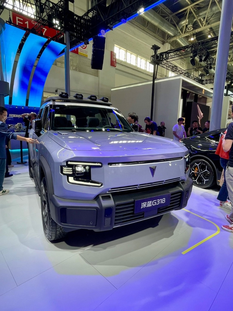 深蓝汽车推出全新G318玩乐车。 深蓝汽车推出全新G318玩乐车。