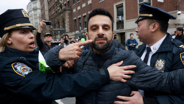 哥伦比亚大学报警驱逐反战学生 哥伦比亚大学报警驱逐反战学生