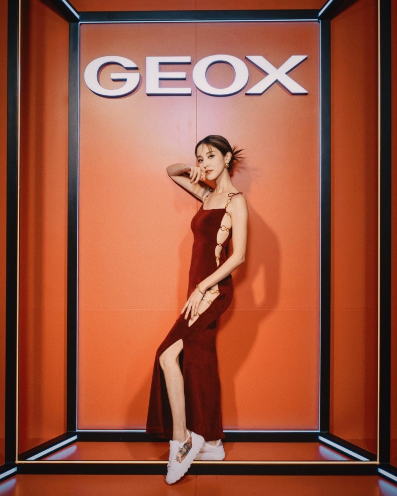 陈凯琳曾于IG晒出穿上火红连身裙的照片，自曝引老公不满。