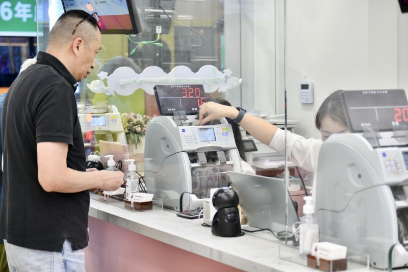 日元持续下跌,正是赴日旅游的好时机。 日元持续下跌,正是赴日旅游的好时机。