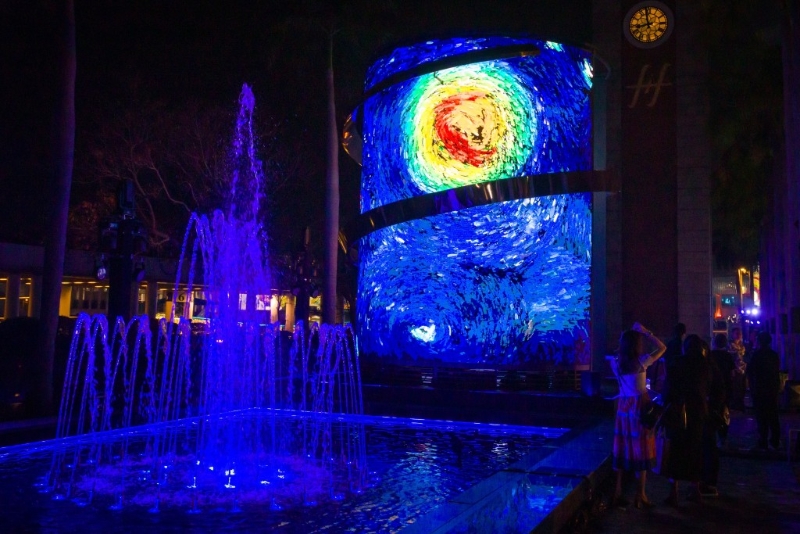 “梵高•乐印”户外艺术装置 “梵高•乐印”户外艺术装置