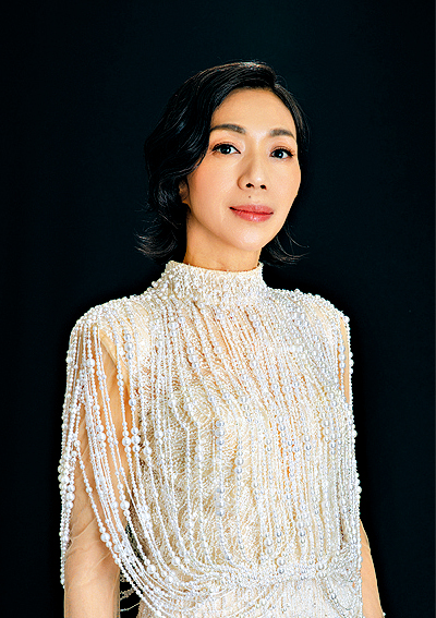 台湾歌后万芳将以独特嗓音演绎《新不了情》及《不了情》。 台湾歌后万芳将以独特嗓音演绎《新不了情》及《不了情》。