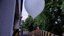 韩国中止韩朝《九一九军事协议》，反制朝鲜大便气球攻击