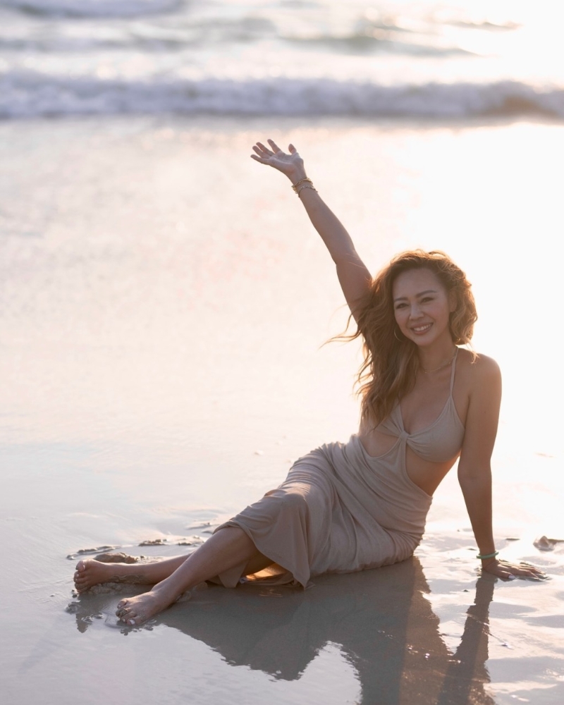 钟丽淇大晒事业线。 钟丽淇大晒事业线。