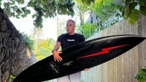 美国49岁男星遗体漂浮海上!遭鲨鱼狂咬身亡四肢断剩一半