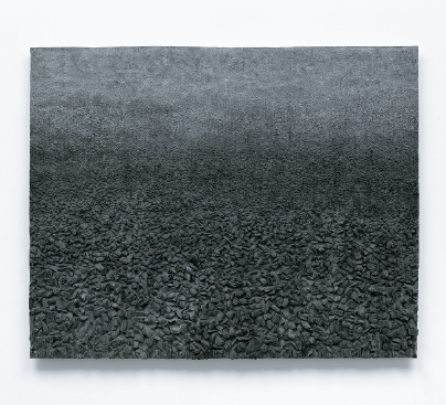 以木炭混合物覆盖在亚麻画布上创作 以木炭混合物覆盖在亚麻画布上创作