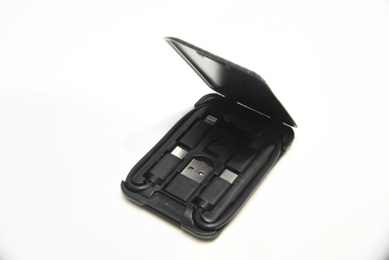 TecADVISOR超薄6合1多功能充电传输线存储卡盒S88 TecADVISOR超薄6合1多功能充电传输线存储卡盒S88