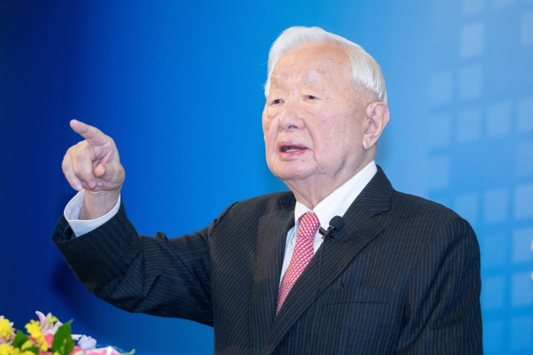 台积电攻上1035元，2大巨头早就暗示了！张忠谋曾这样说 | 星岛环球网