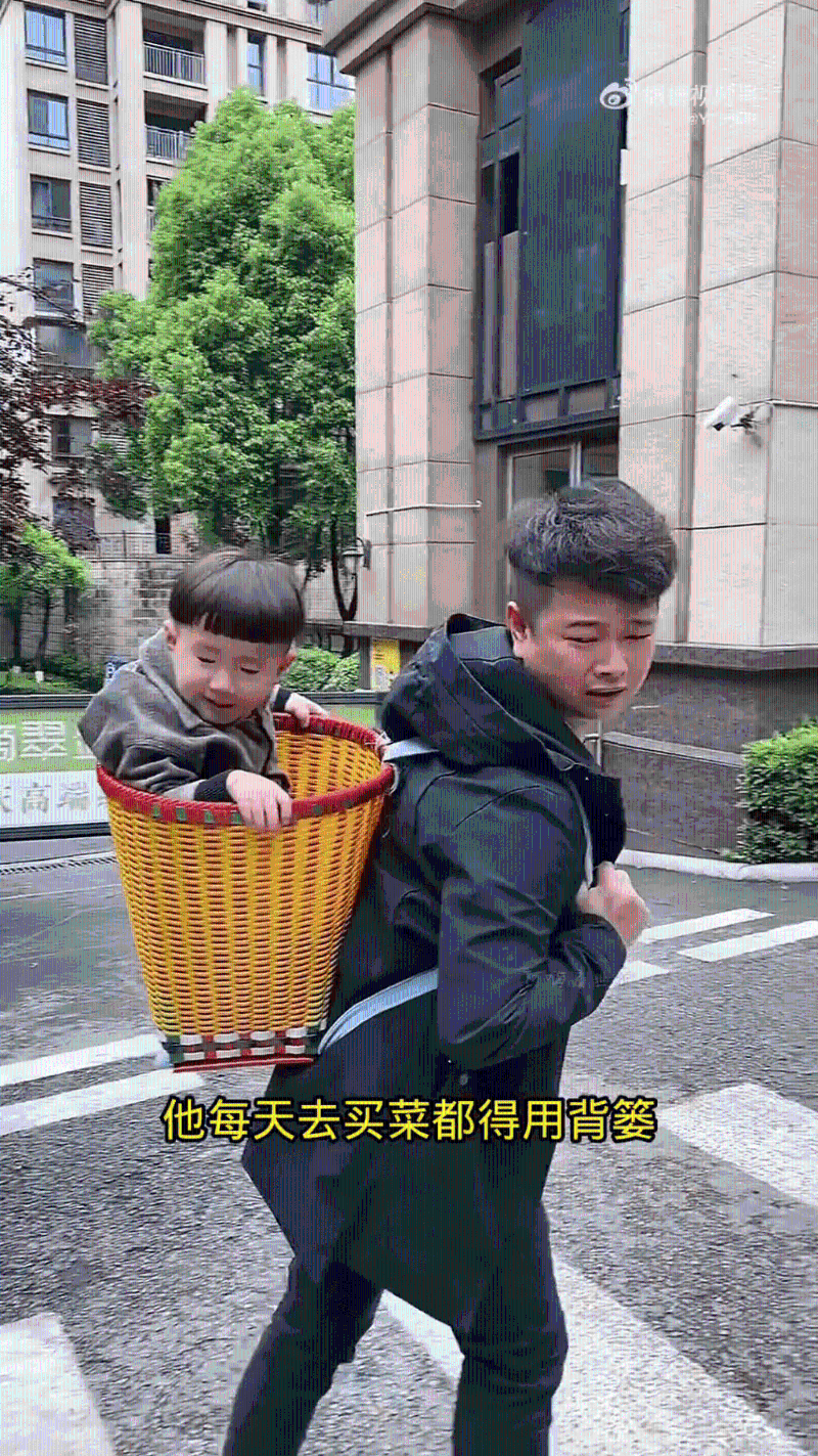 龚玲军分享暑假凑外甥的日常,抖音账号累积了87.6万粉丝。 龚玲军分享暑假凑外甥的日常,抖音账号累积了87.6万粉丝。