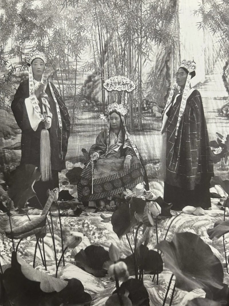 崔玉贵是慈禧太后身边第二红人。 左是崔玉贵,右是李莲英。 崔玉贵是慈禧太后身边第二红人。 左是崔玉贵,右是李莲英。