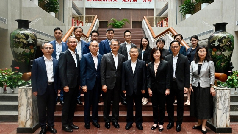 陈茂波继续在北京的访问行程。政府新闻处 陈茂波继续在北京的访问行程。政府新闻处