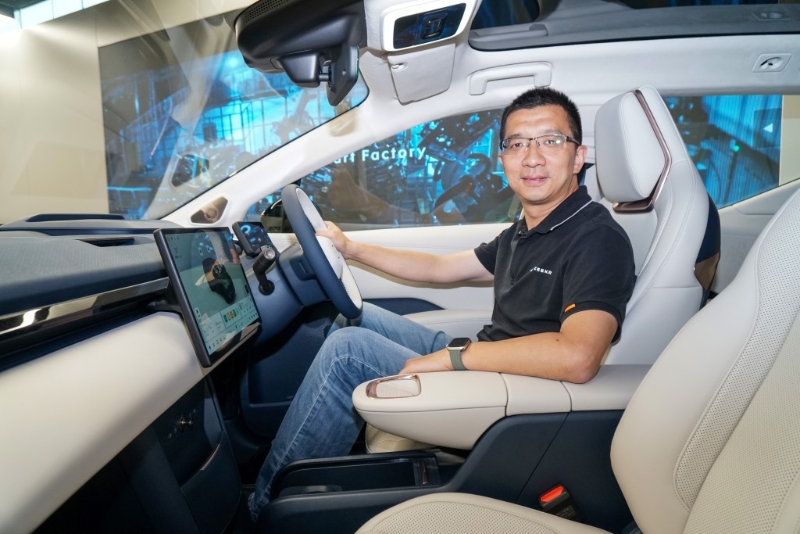 Zeekr极氪智能科技副总裁朱凌博士期望,Zeekr X在港销量节节上升之余,消费者能深入认识Zeekr。 Zeekr极氪智能科技副总裁朱凌博士期望,Zeekr X在港销量节节上升之余,消费者能深入认识Zeekr。