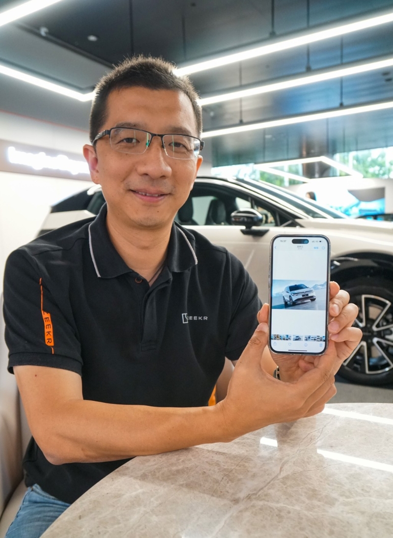 Zeekr极氪智能科技副总裁朱凌博士预告,由他主理的全新Zeekr 7X SUV最快第3季率先在内地推出,明年将举行全球发布会,并有机会成为香港引进的第三款Zeekr车型。 Zeekr极氪智能科技副总裁朱凌博士预告,由他主理的全新Zeekr 7X SUV最快第3季率先在内地推出,明年将举行全球发布会,并有机会成为香港引进的第三款Zeekr车型。