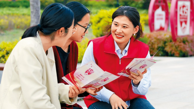 习近平:《决定》凸显维护国安意识形态责任制 习近平:《决定》凸显维护国安意识形态责任制