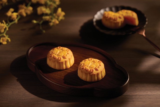 首度推出即焗手工月饼 首度推出即焗手工月饼