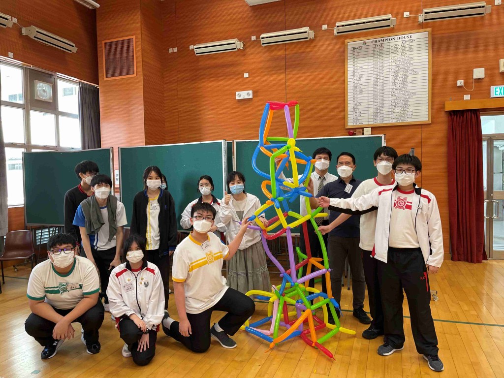 龙翔官立中学与九龙工业学校举办联谊日 龙翔官立中学与九龙工业学校举办联谊日