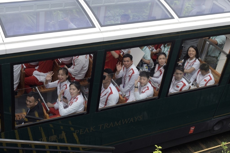 奥运国家队代表团下午到山顶游览。 奥运国家队代表团下午到山顶游览。