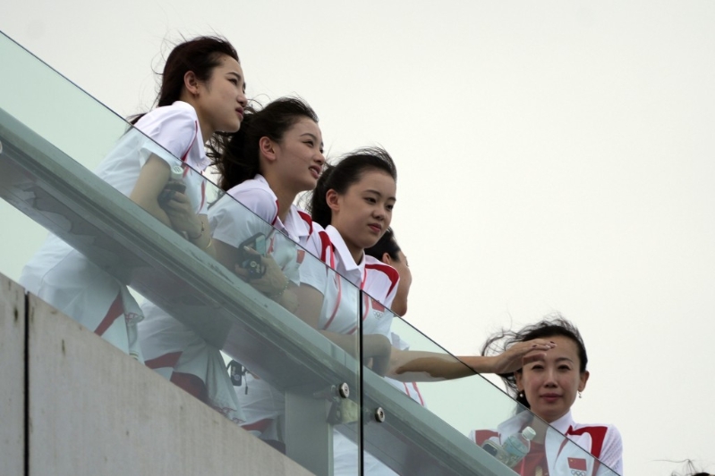 国家代表团在山顶饱览香港美景。 国家代表团在山顶饱览香港美景。