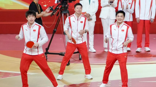 乒球队现身伊馆 乒球队现身伊馆