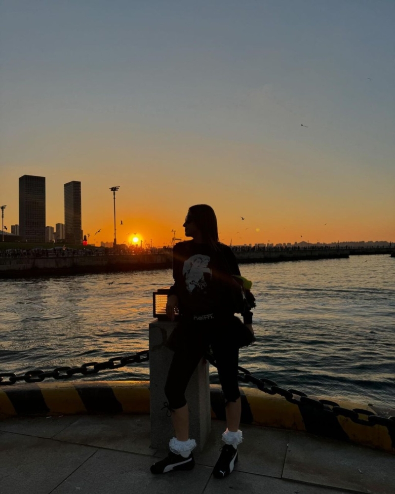 徐濠萦亦有在IG贴出cool爆的照片。 徐濠萦亦有在IG贴出cool爆的照片。