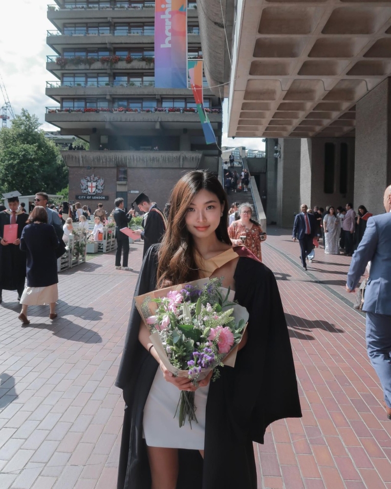 庄晓婷留学英国,入读全球最著名的商学院之一的大学。 庄晓婷留学英国,入读全球最著名的商学院之一的大学。