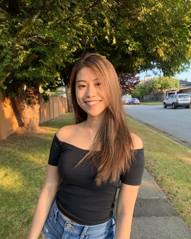 钟翠诗罕有在社交网派福利。 钟翠诗罕有在社交网派福利。