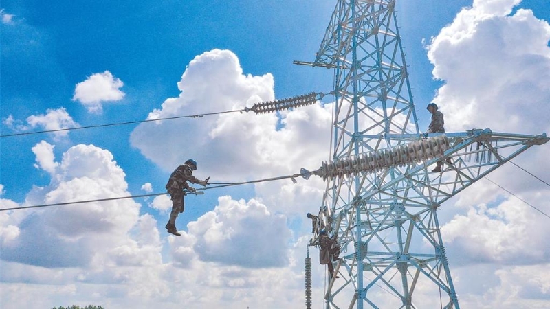 2024陆企500强榜单11日发布，由国家电网公司以营收3.86兆元人民币，连4年蝉联榜首。